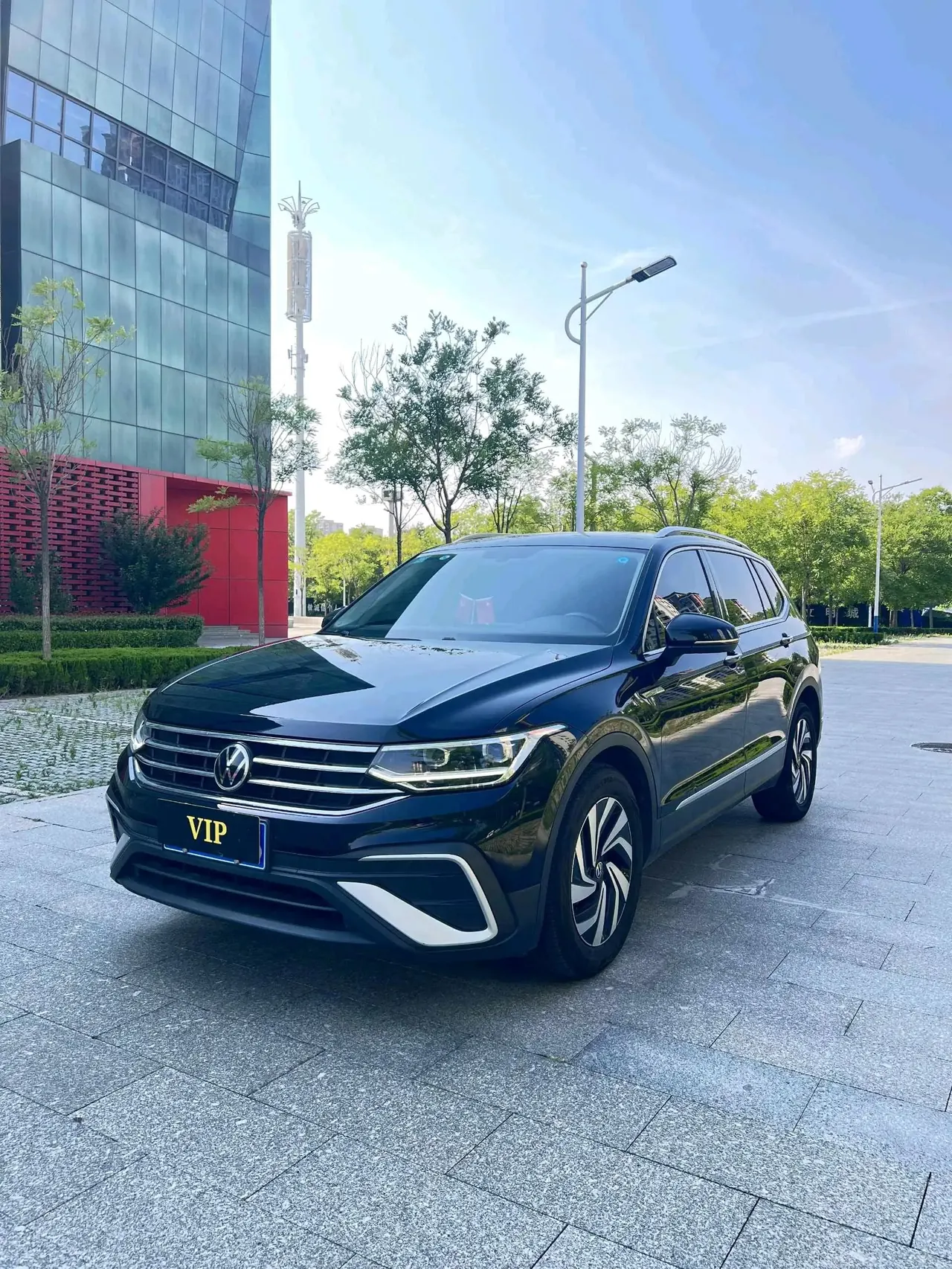 Tiguan L 2022 330TSI Automatic Two-Drive Smart Edition - View 1