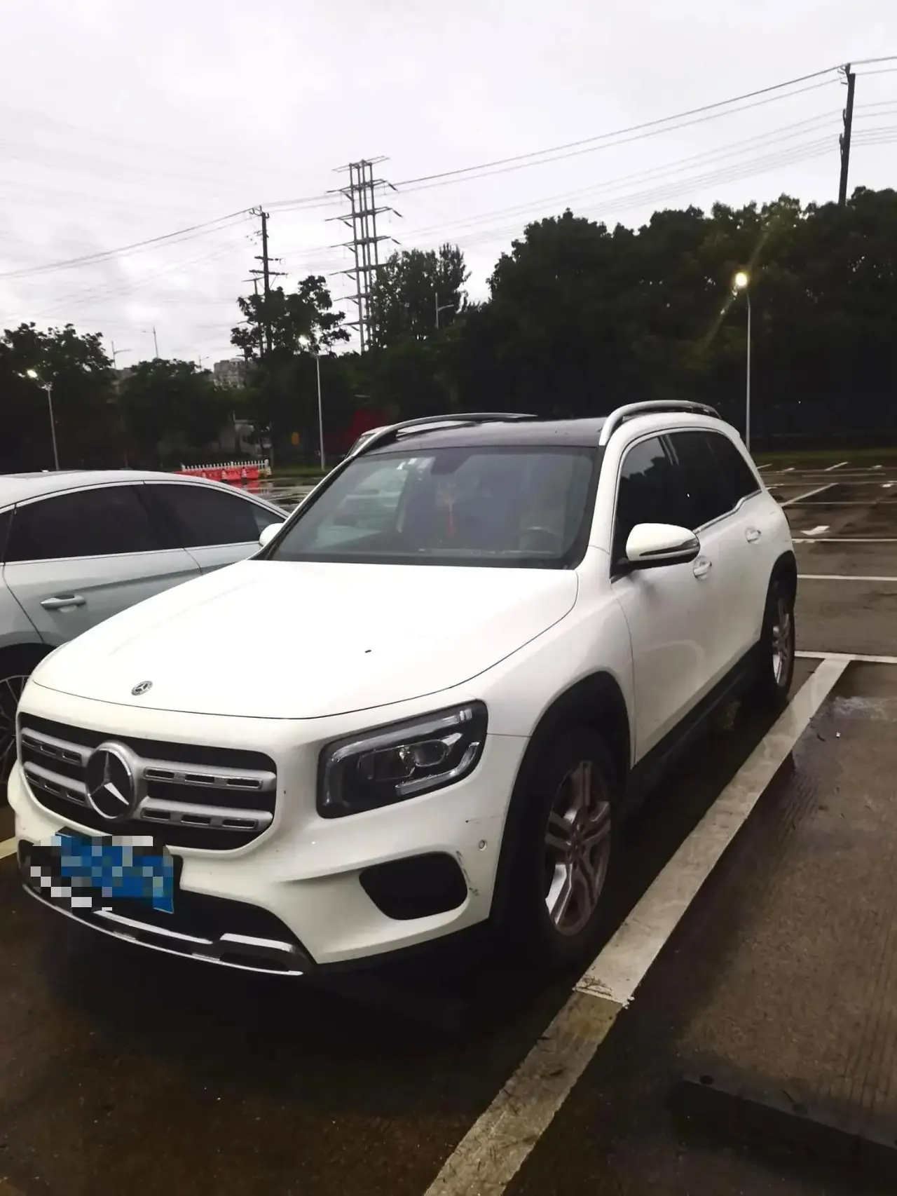 Open image lightbox: Mercedes Benz GLB 2020 model modified GLB 200 dynamic model