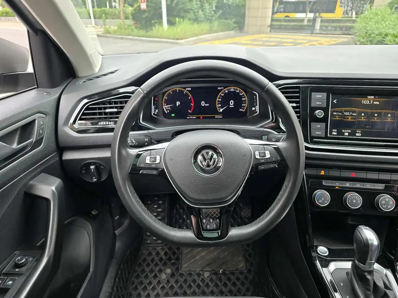 T-ROC Tange 2020 280TSI DSG Two-Drive Luxury Model 2
