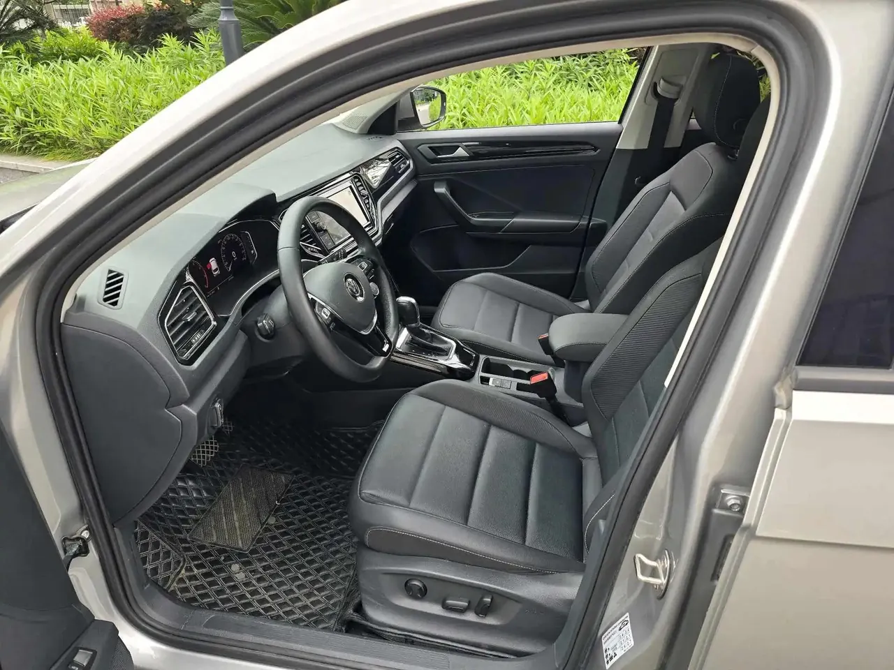 T-ROC Tange 2020 280TSI DSG Two-Drive Luxury Model 4