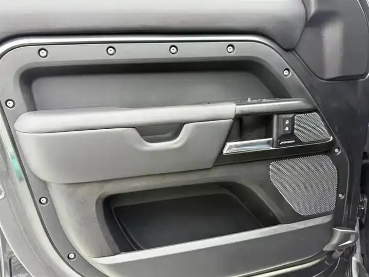 Land Rover Guard 2023 to 110 3.0T P400 X-DYNAMIC HSE 18