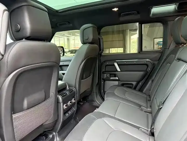 Land Rover Guard 2023 to 110 3.0T P400 X-DYNAMIC HSE 6