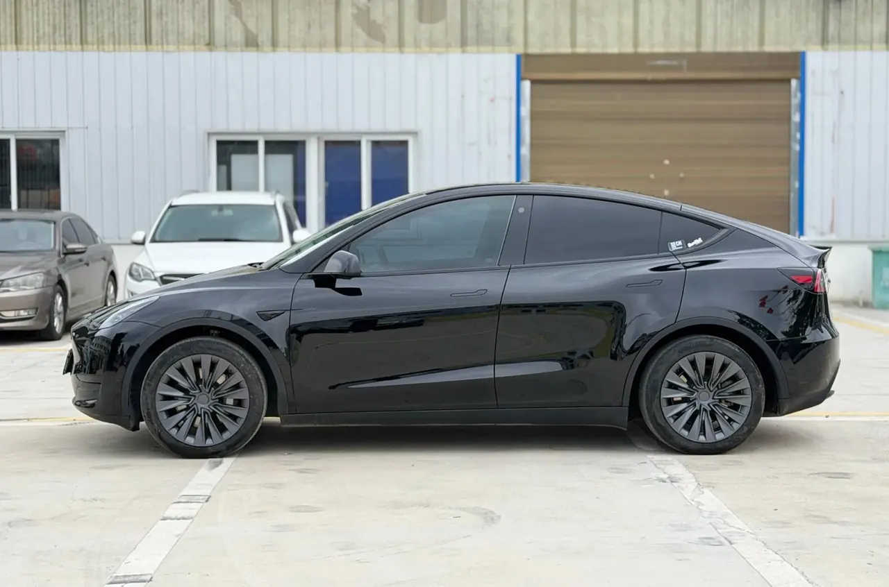 2022 Model Y Refreshed Rear-Wheel-Drive Version 4
