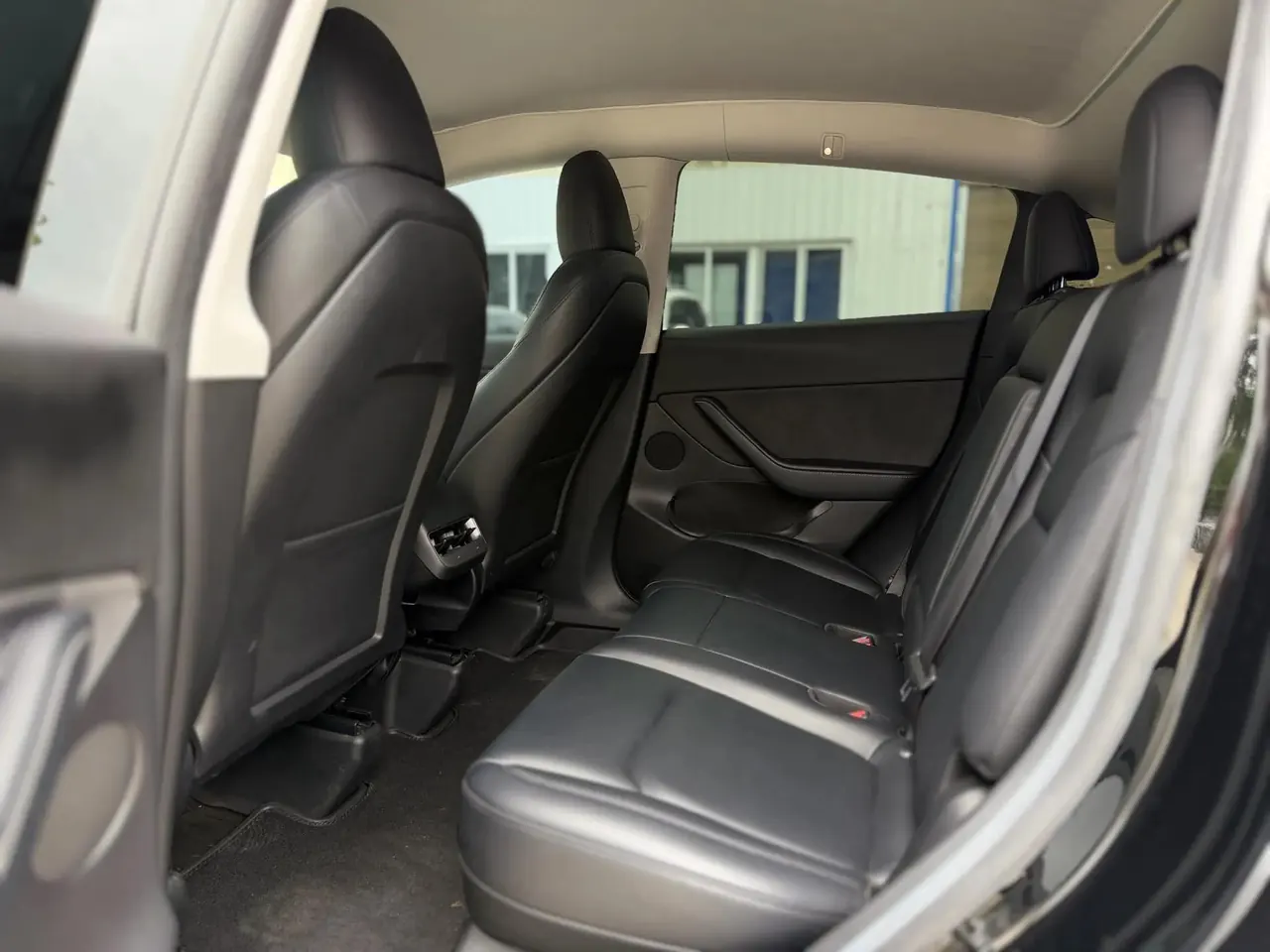 2022 Model Y Refreshed Rear-Wheel-Drive Version 9