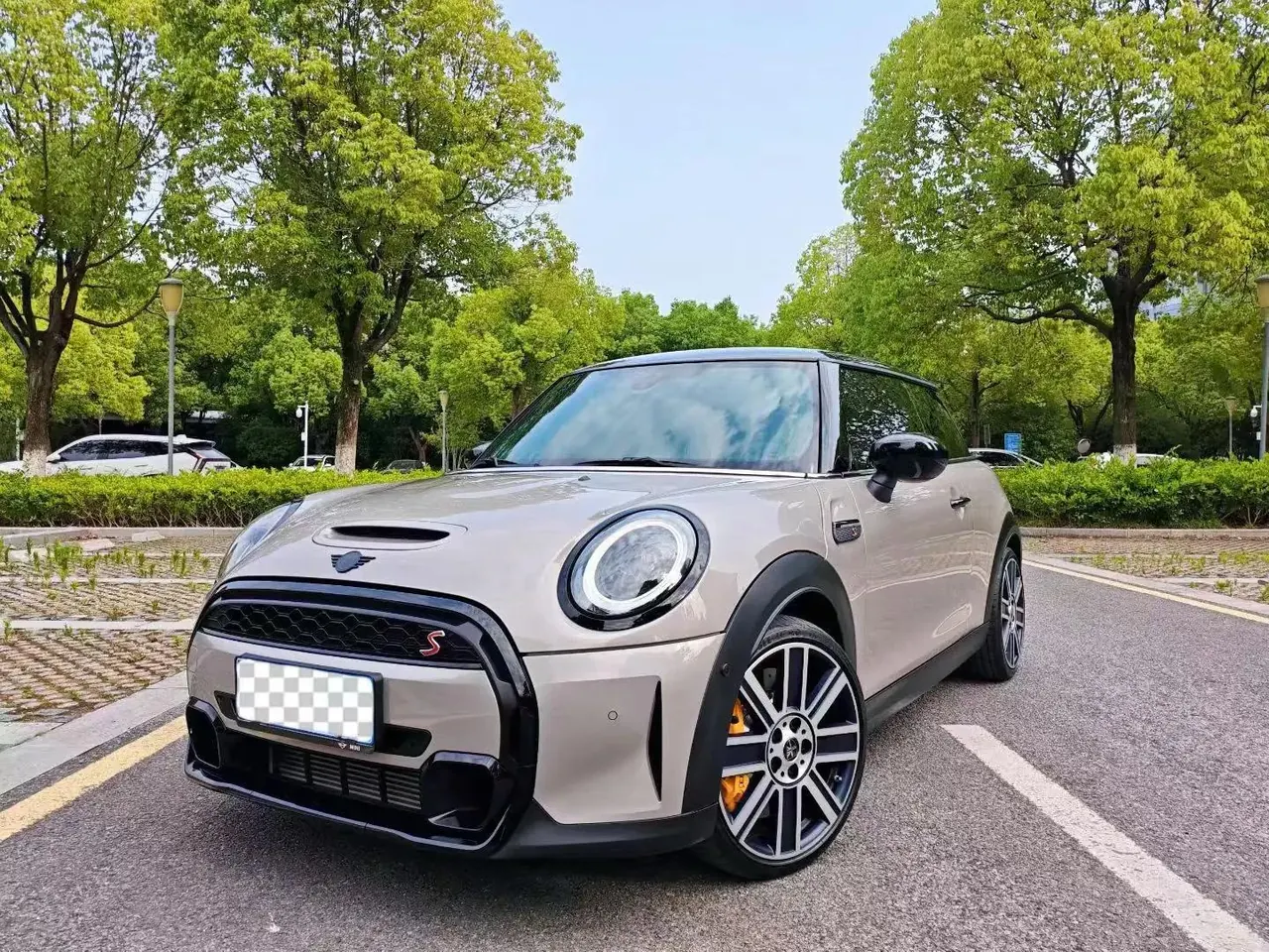 Open image lightbox: 2023 MINI Facelift 2.0T Cooper S Artist Edition