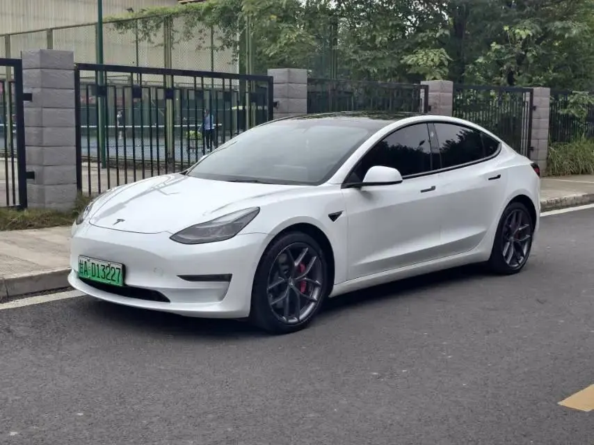 Model 3 2021 Performance high-performance all-wheel drive - View 1