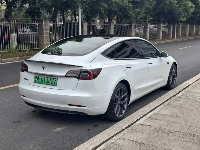 Model 3 2021 Performance high-performance all-wheel drive 7