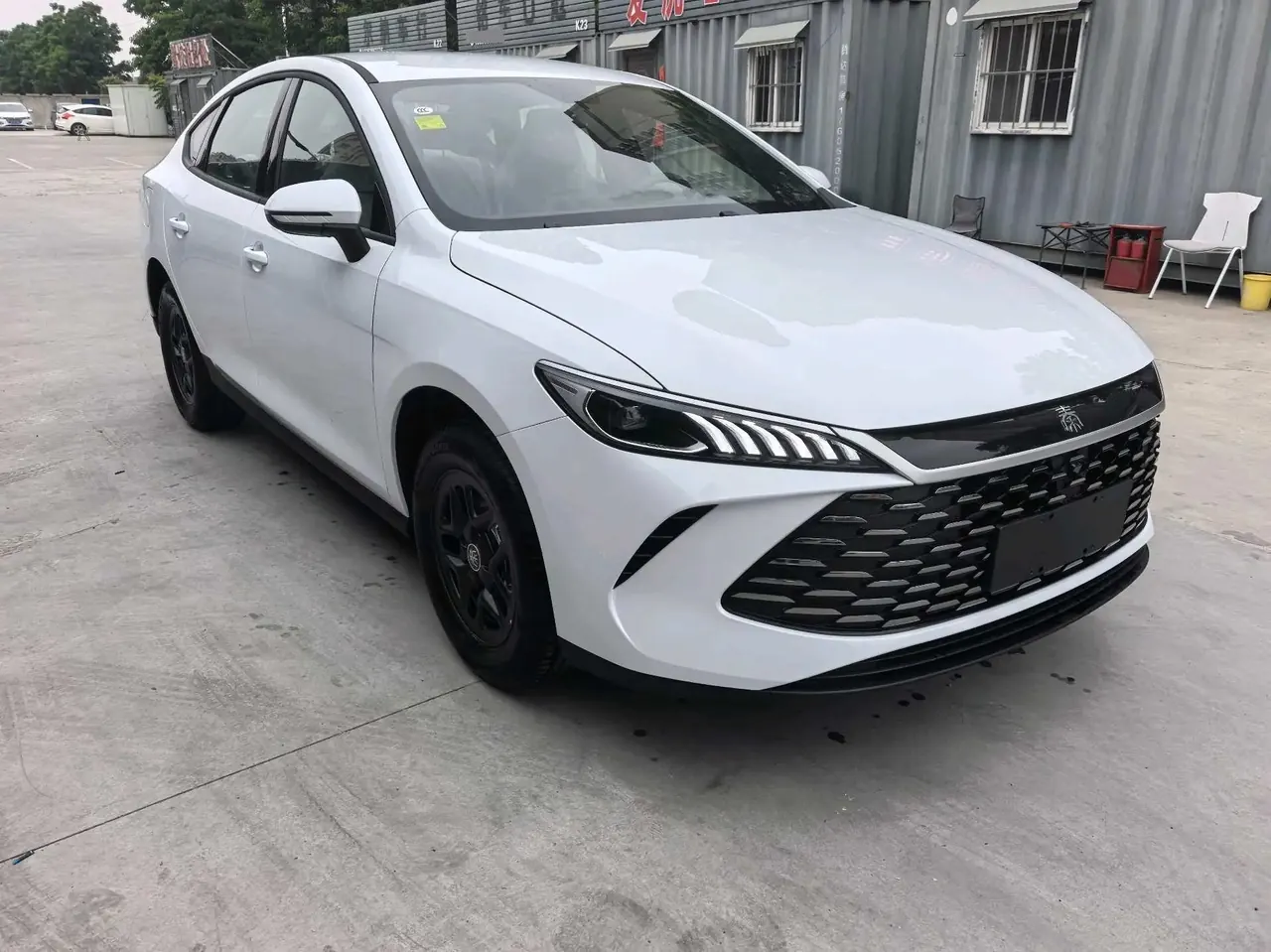 BYD 2026 Qin L DM-i 1.5 CVT 128km Entry-Level Automatic 4