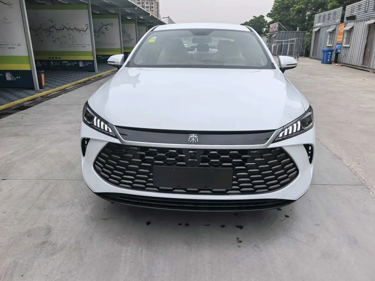 BYD 2026 Qin L DM-i 1.5 CVT 128km Entry-Level Automatic 5