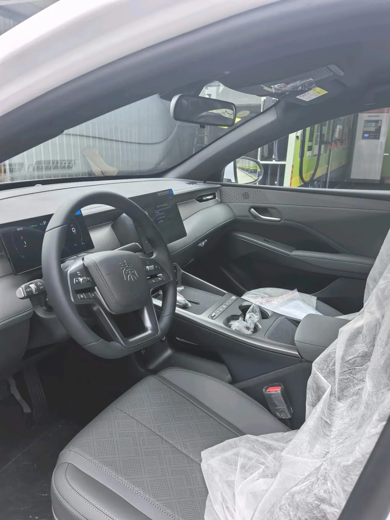 BYD 2026 Qin L DM-i 1.5 CVT 128km Entry-Level Automatic 9