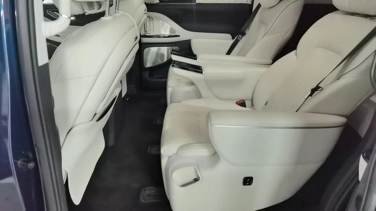Voyah 2025 Model Dreamer PHEV 1.5T Four-Wheel-Drive Flagship Kunpeng Edition Automatic 2