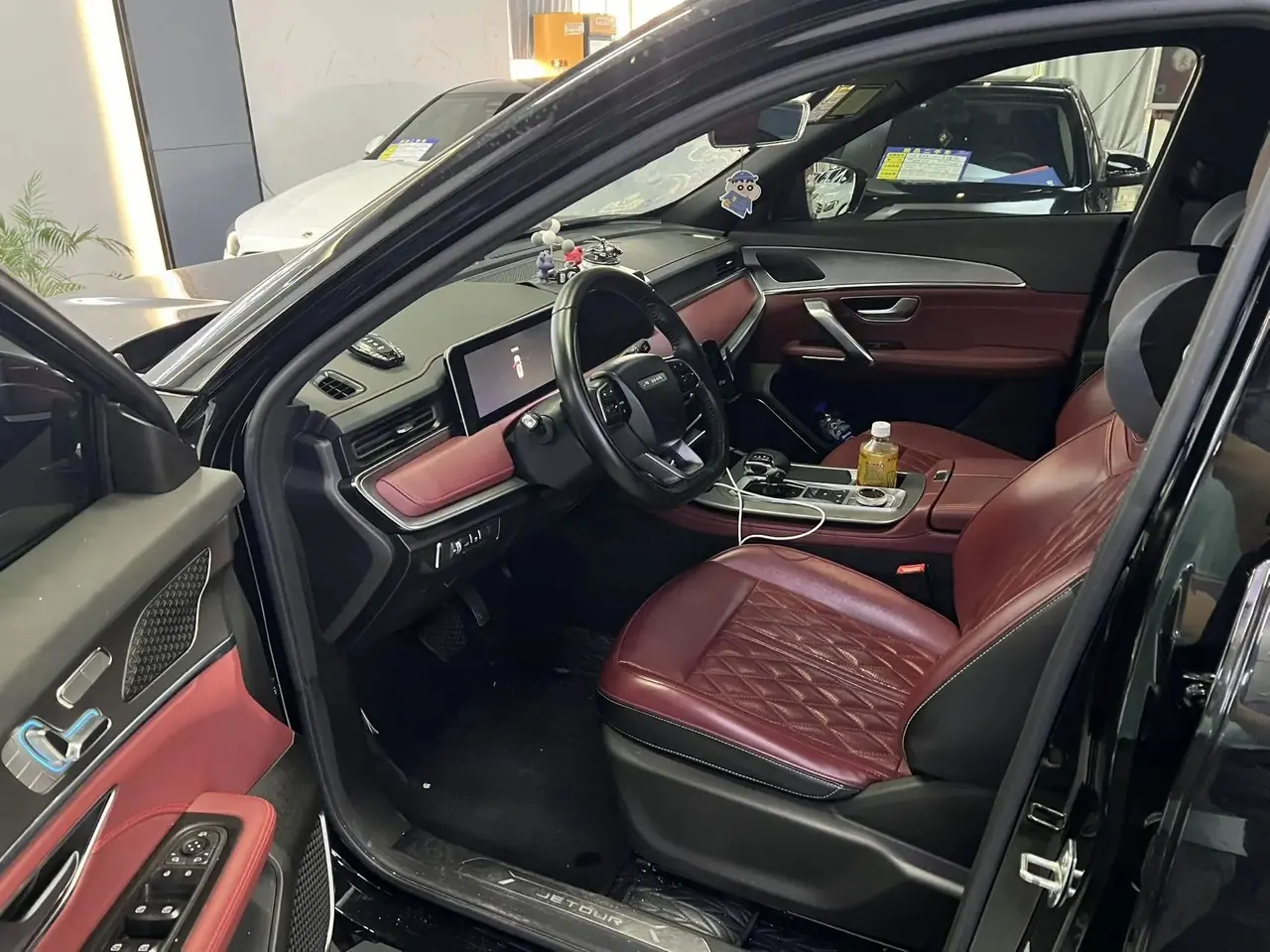 Jetour 2025 Model X70 PLUS 1.5T Luxury Dynamic 5-Seater Automatic 2