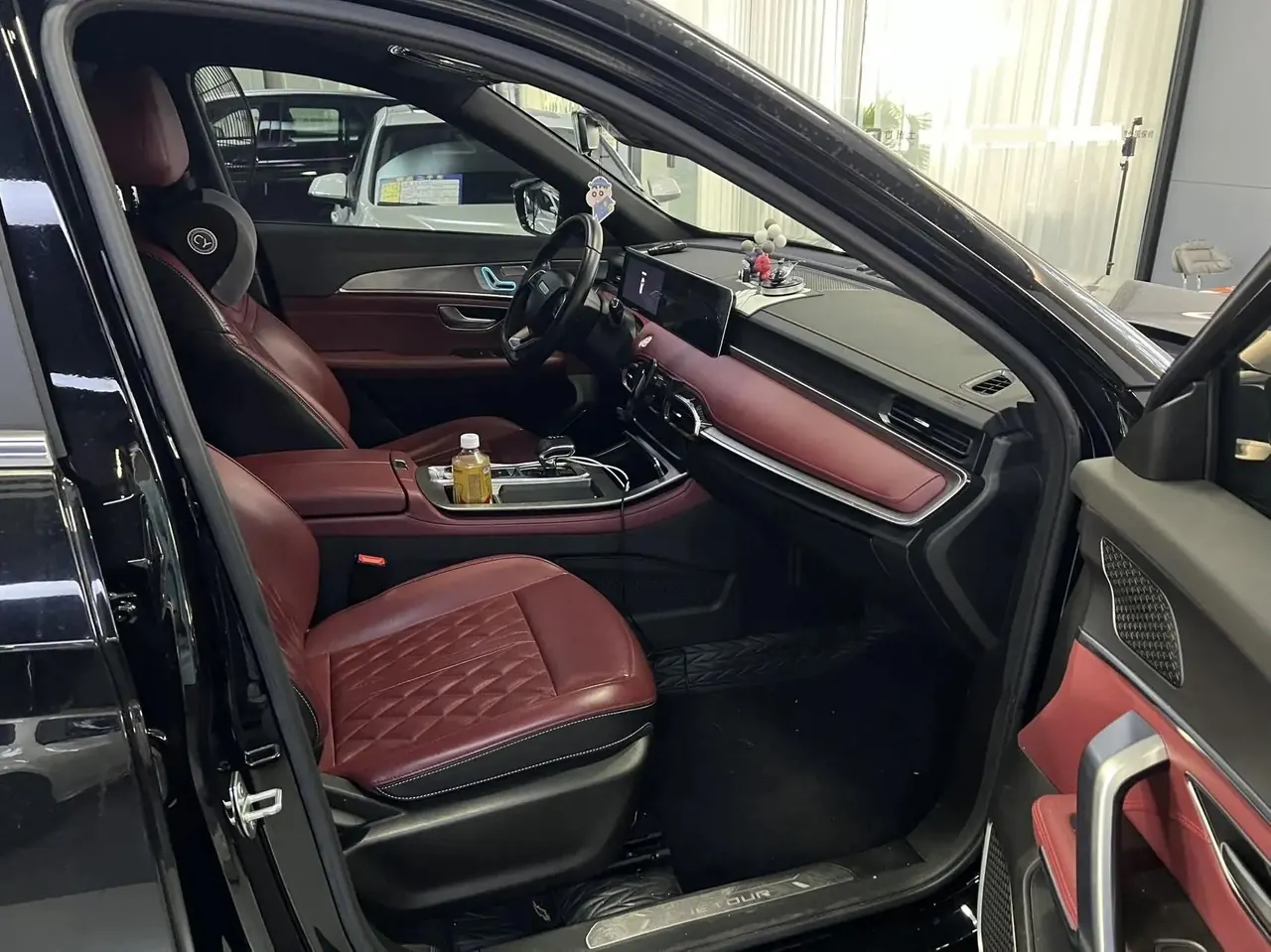 Jetour 2025 Model X70 PLUS 1.5T Luxury Dynamic 5-Seater Automatic 8