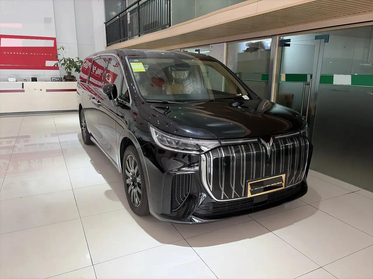 Voyah 2025 Dreamers Four-wheel Drive Excellence Kunpeng Edition Automatic Gear 3