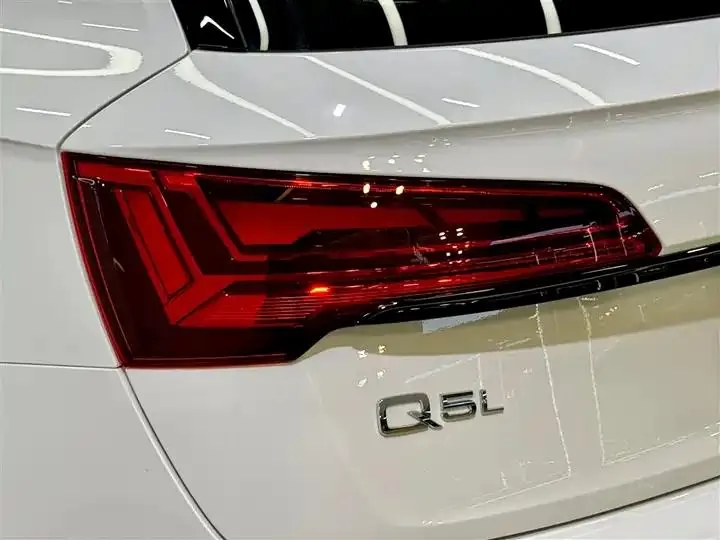 Audi Q5L 2025 40 TFSI luxury dynamic 9