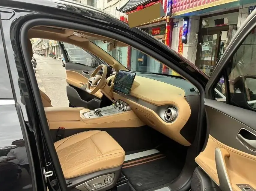Denza N8 2023 Four-wheel Drive Super Hybrid Flagship Seven-seat Edition 3
