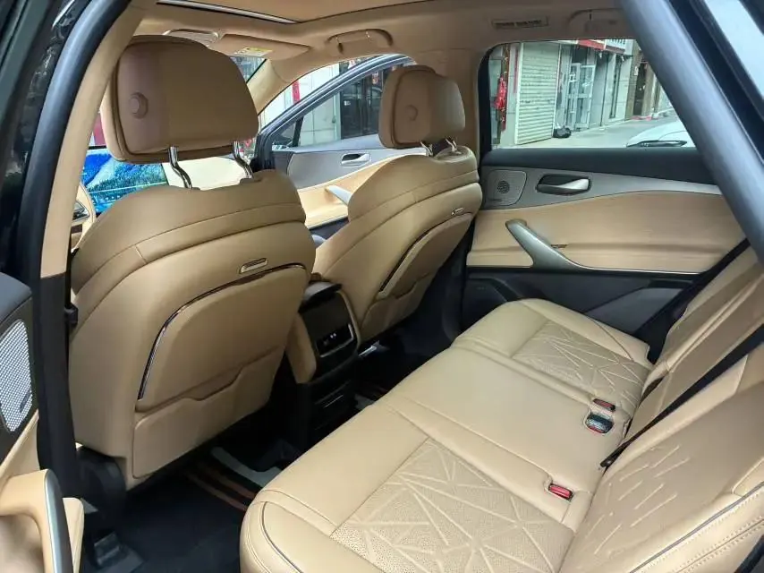 Denza N8 2023 Four-wheel Drive Super Hybrid Flagship Seven-seat Edition 5