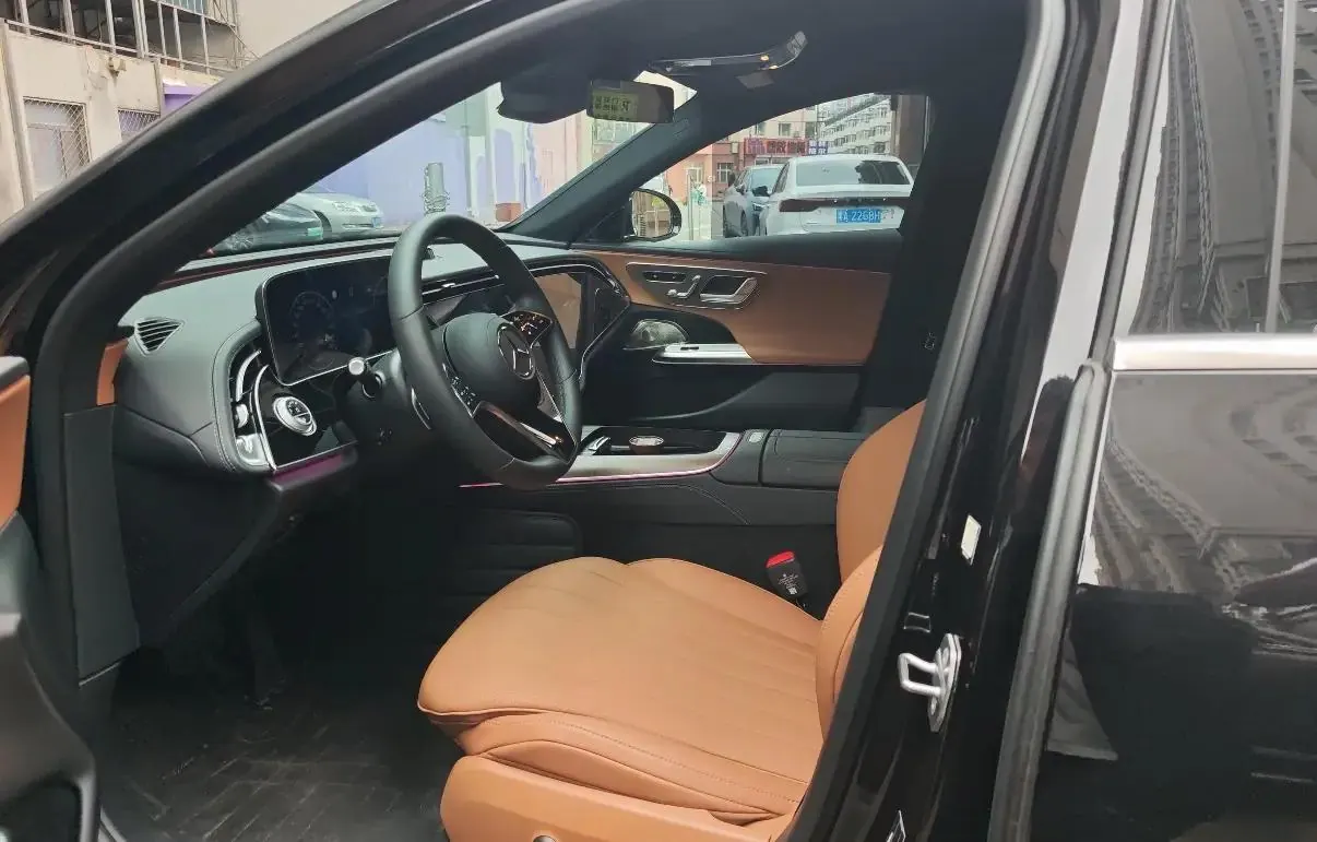 Mercedes Benz E Class 2026 E 300 L 48V 2.0T Luxury Automatic Gear 3