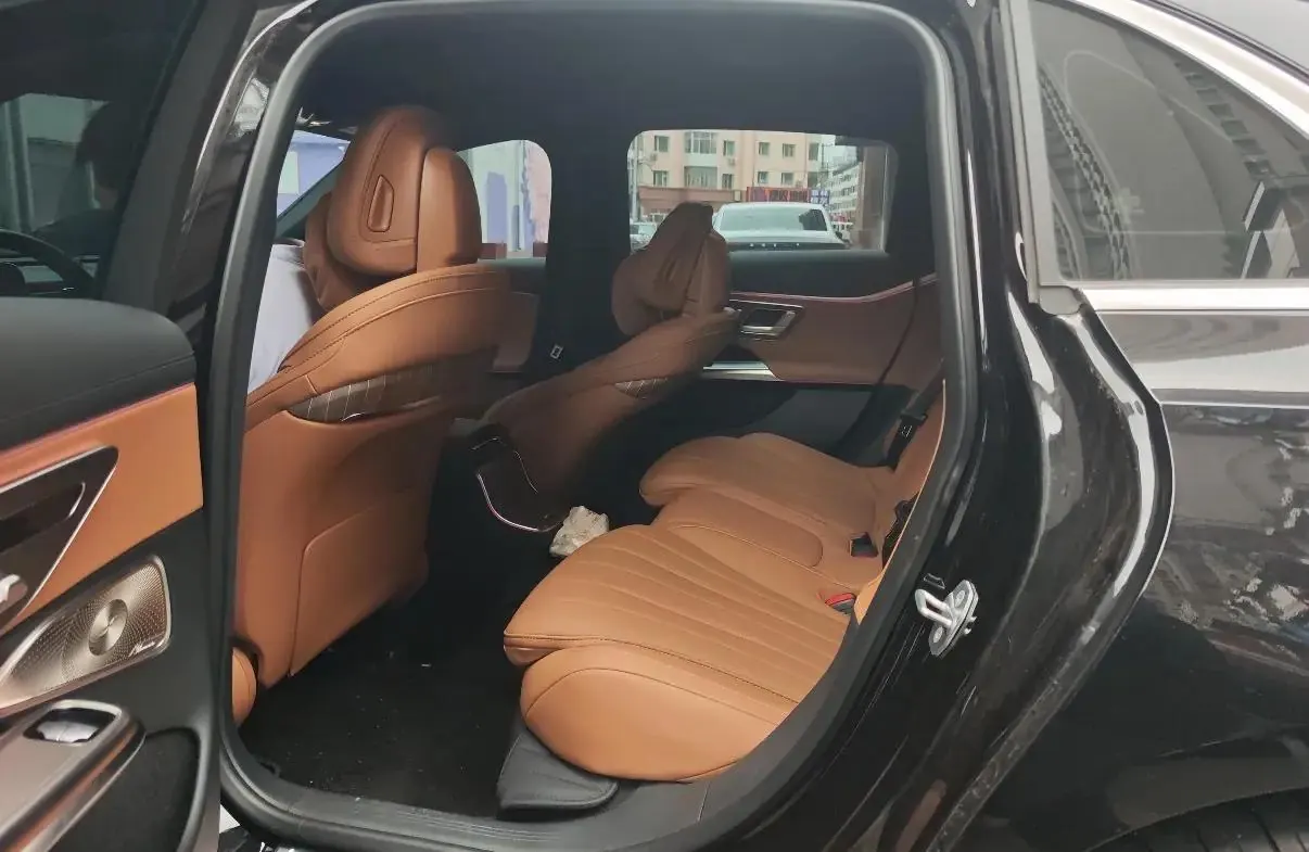 Mercedes Benz E Class 2026 E 300 L 48V 2.0T Luxury Automatic Gear 4