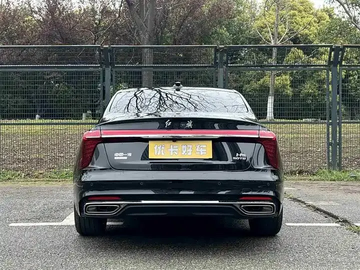 HongQi H5 2025 2.0T Auto Flag Chang Edition 5