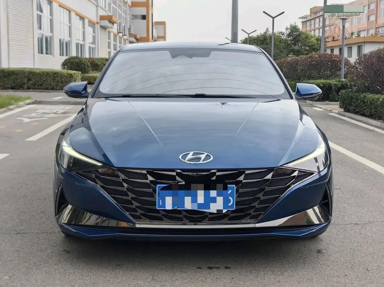 Elantra 2021 1.5L CVT Luxury Edition 3