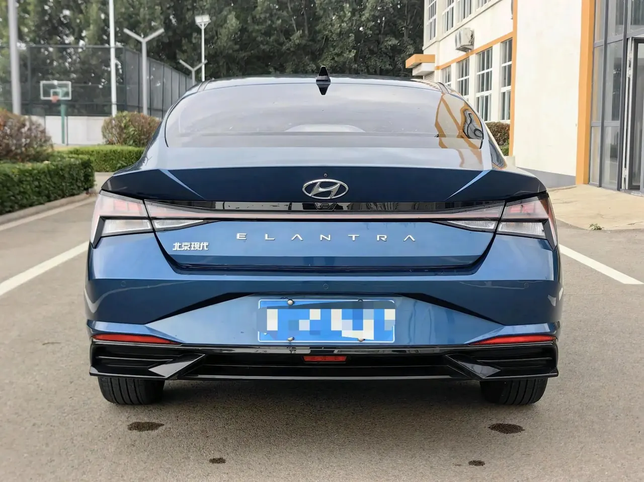 Elantra 2021 1.5L CVT Luxury Edition 5
