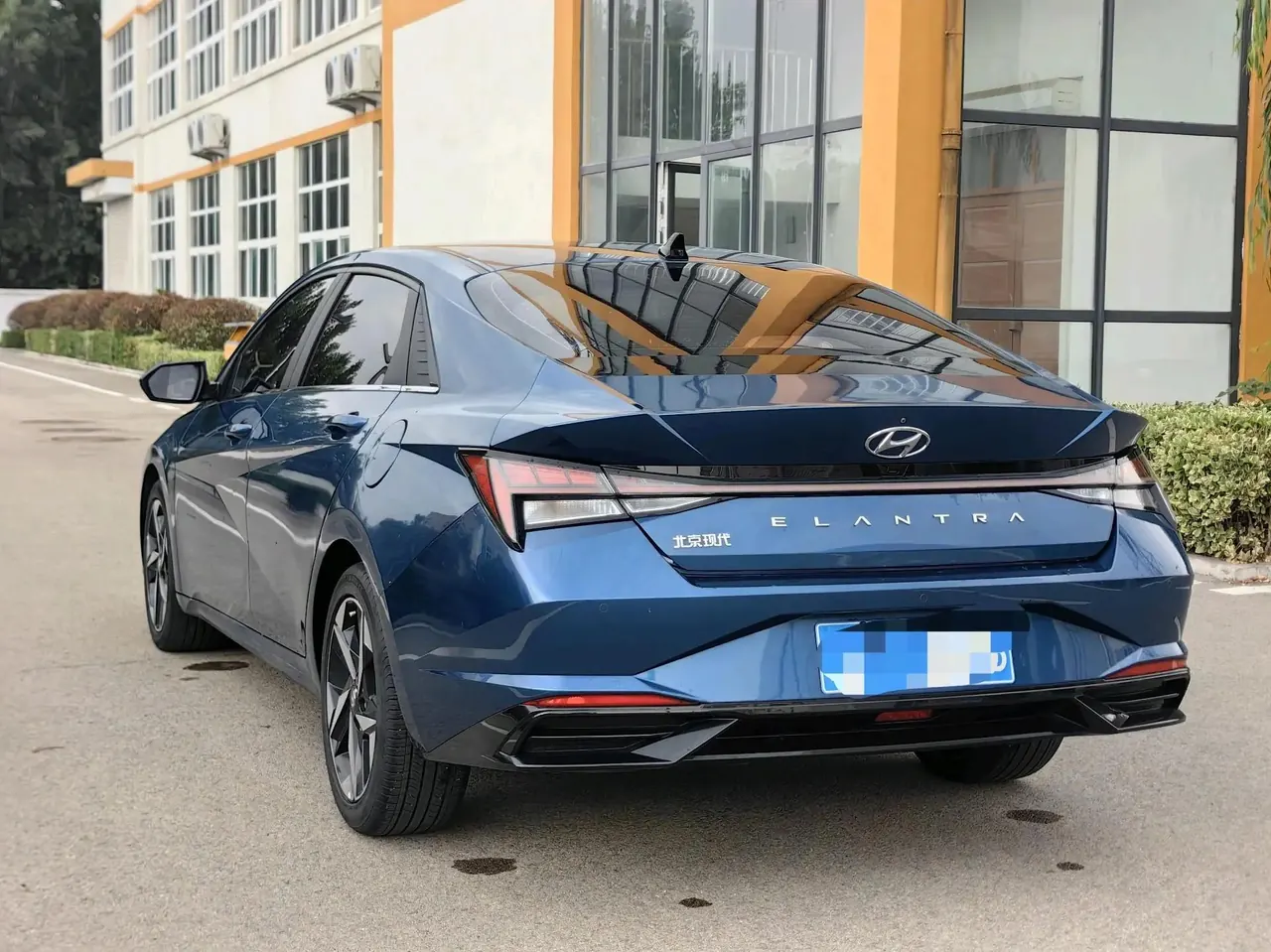 Elantra 2021 1.5L CVT Luxury Edition 6