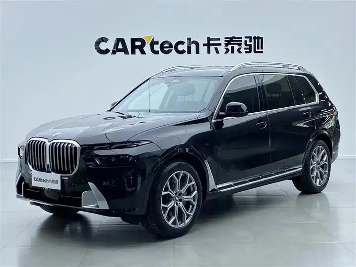 Open image lightbox: BMW X7 2023 xDrive40i Leading Luxury Suit