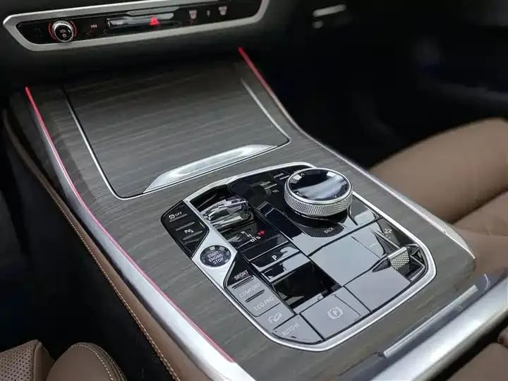 BMW X7 2023 xDrive40i Leading Luxury Suit 22