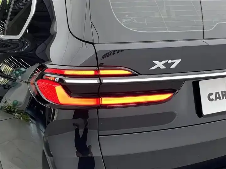 BMW X7 2023 xDrive40i Leading Luxury Suit 37
