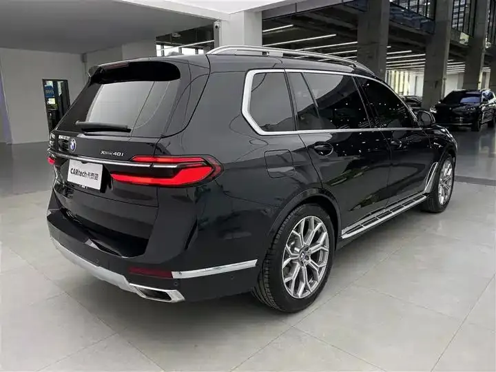 BMW X7 2023 xDrive40i Leading Luxury Suit 38