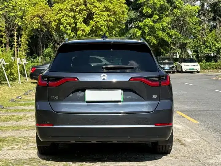 NIO ES8 2020 580KM six-seat version 8