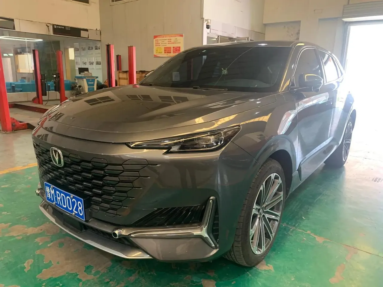Open image lightbox: ChangAn UNI-K 2021 model, 2.0T all-wheel-drive prestige version