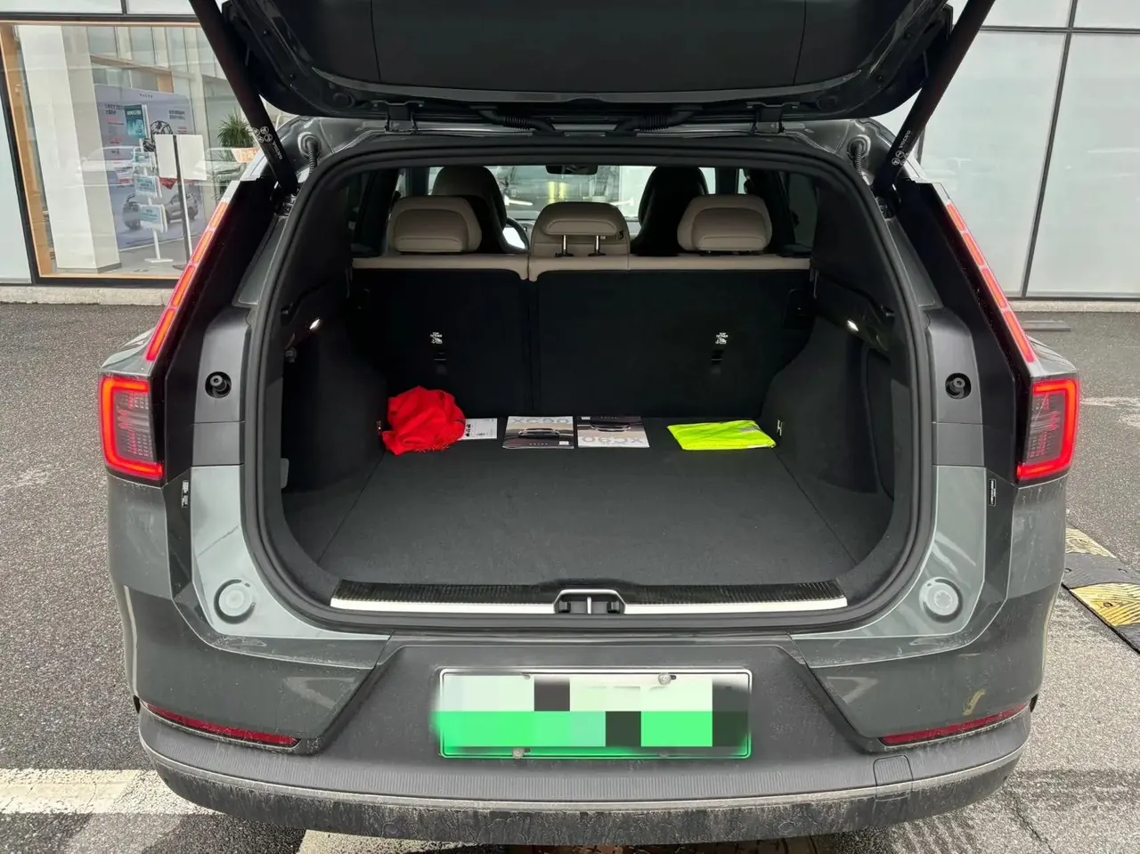 Volvo XC70 plug-in hybrid 2026 four-wheel drive ultra long battery life Ultra 6