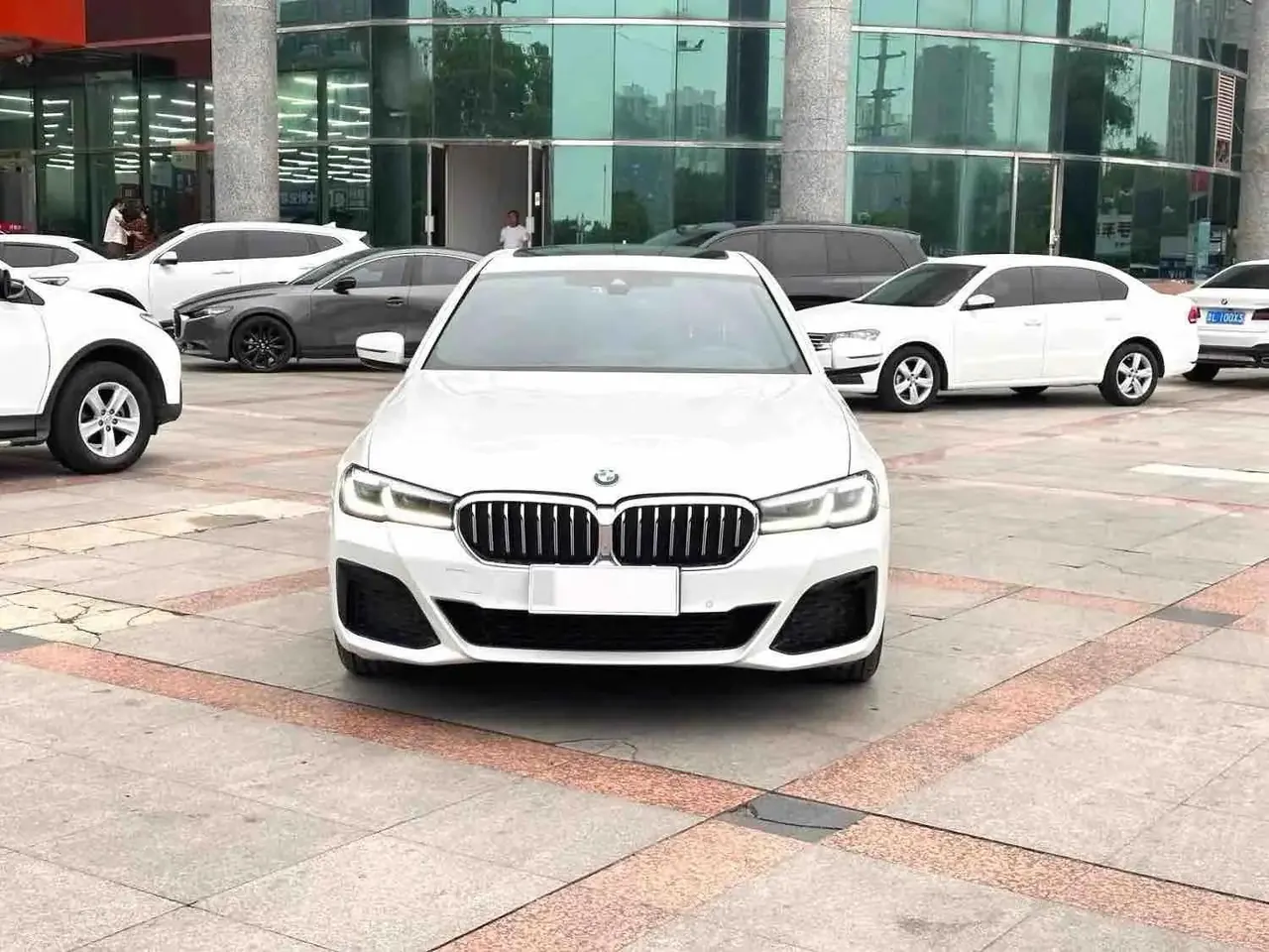 BMW 5 Series 2022 Modified 2 530Li Leading M Sports Suit 2