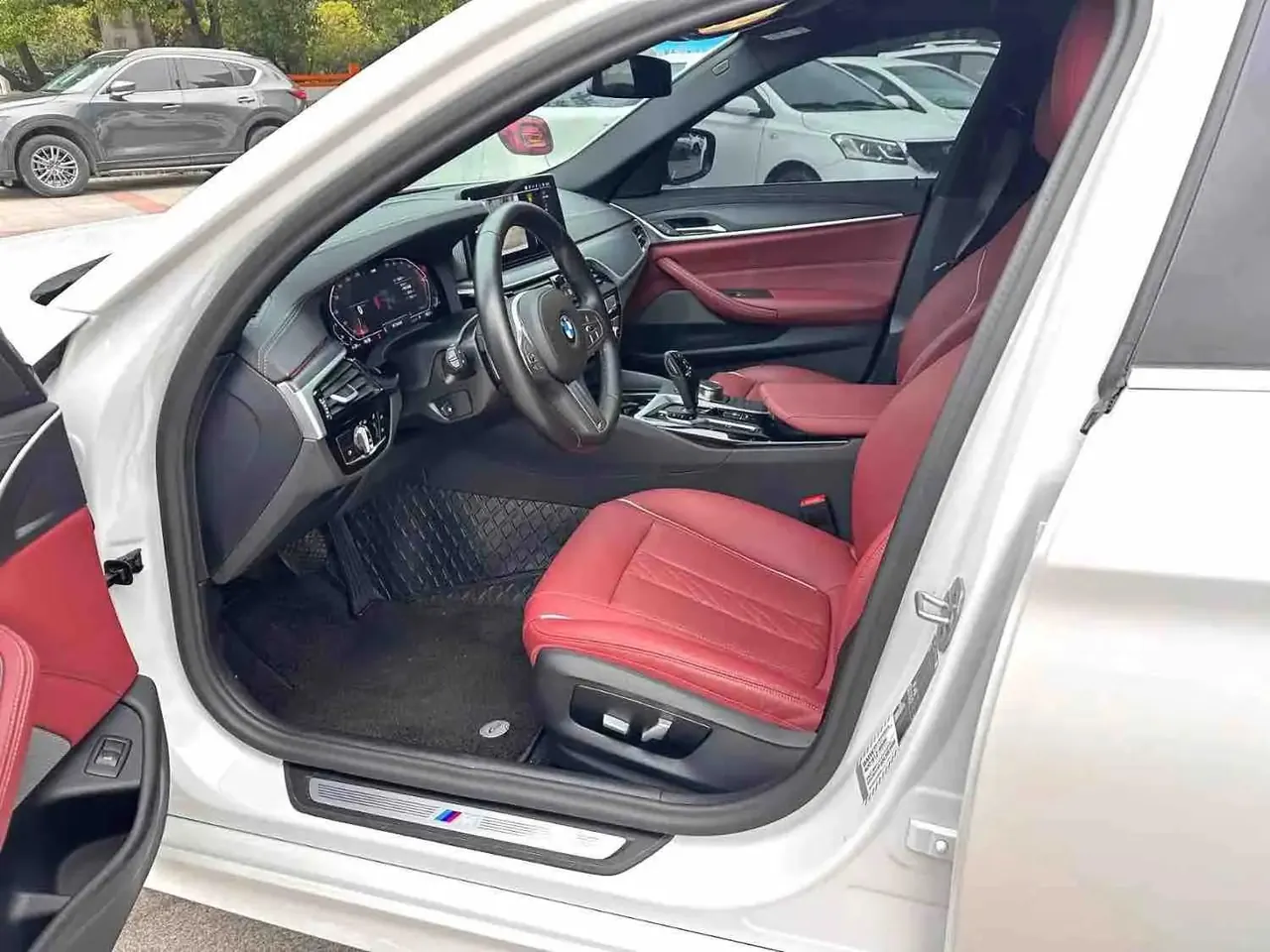 BMW 5 Series 2022 Modified 2 530Li Leading M Sports Suit 3
