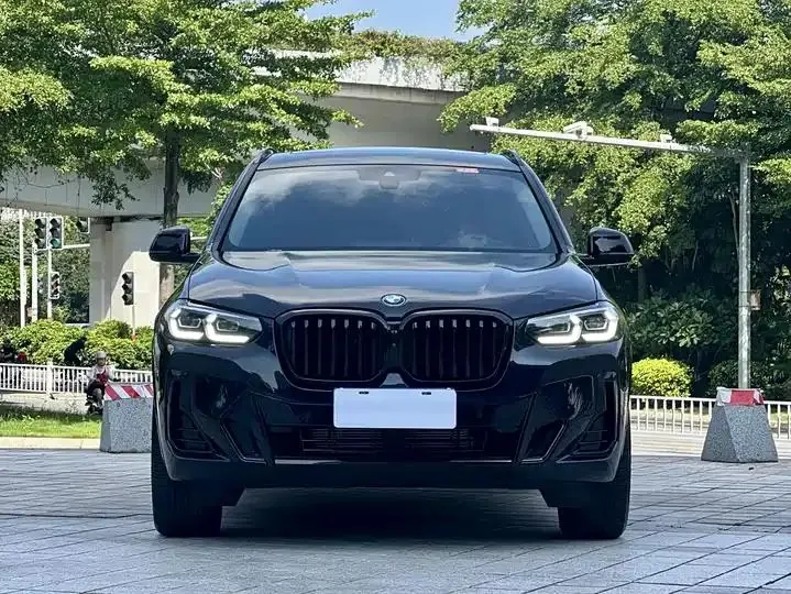 BMW X3 2023 xDrive30i Leading M Obsidian Night Suit 2