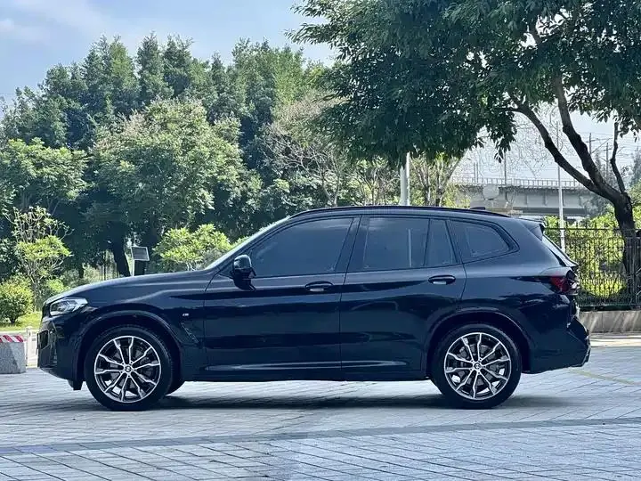 BMW X3 2023 xDrive30i Leading M Obsidian Night Suit 4