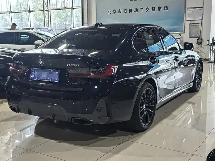 BMW 3 Series 2024 325i M Sports Night Suit 12