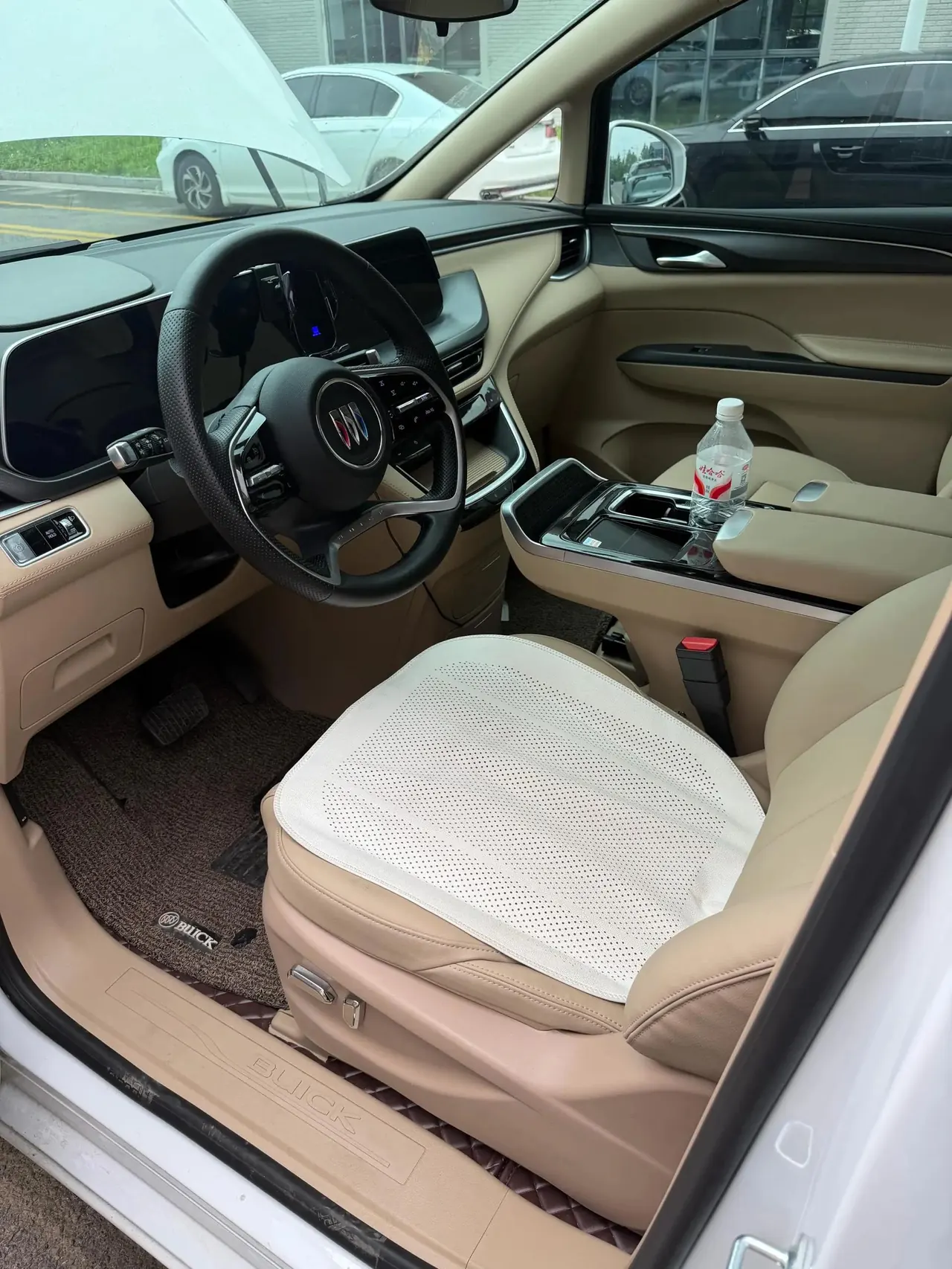 Buick 2025 GL8 Land Business Class 2.0T Comfort DG Version Automatic 6