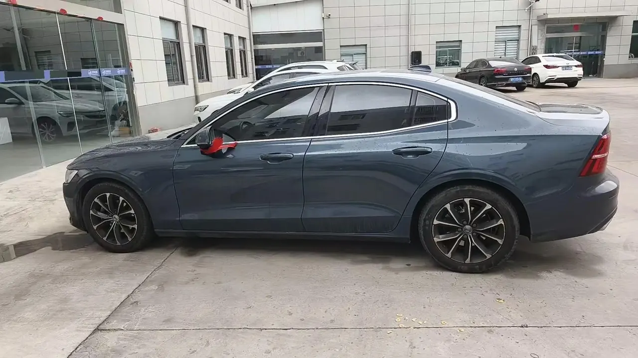 Volvo S60 2020 T4 Zhiyi Deluxe Edition 8
