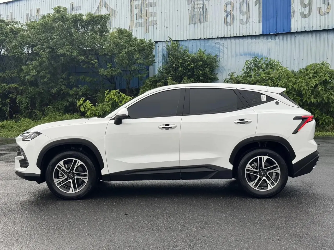 Jetour 2025 Dasheng 1.5T Deluxe Edition Automatic Gear 3