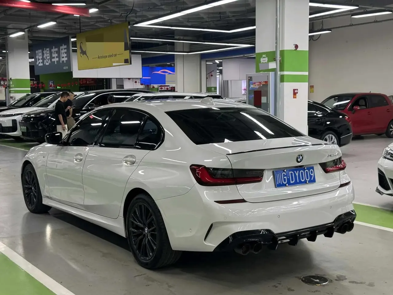 BMW 3 Series 2020 325Li M Sports Night Suit 9