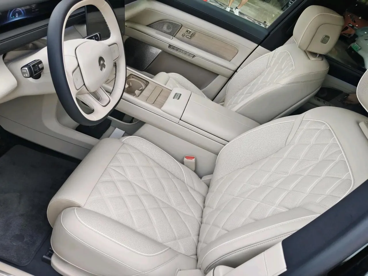 NIO 2026 ES8 6‑Seater Executive Luxury Edition Automatic Transmission 10