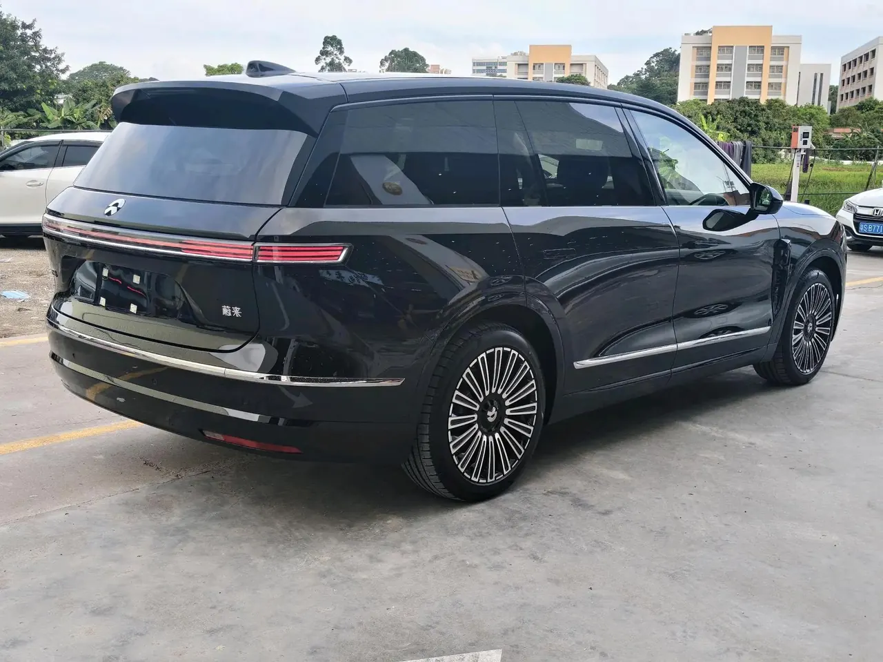 NIO 2026 ES8 6‑Seater Executive Luxury Edition Automatic Transmission 4