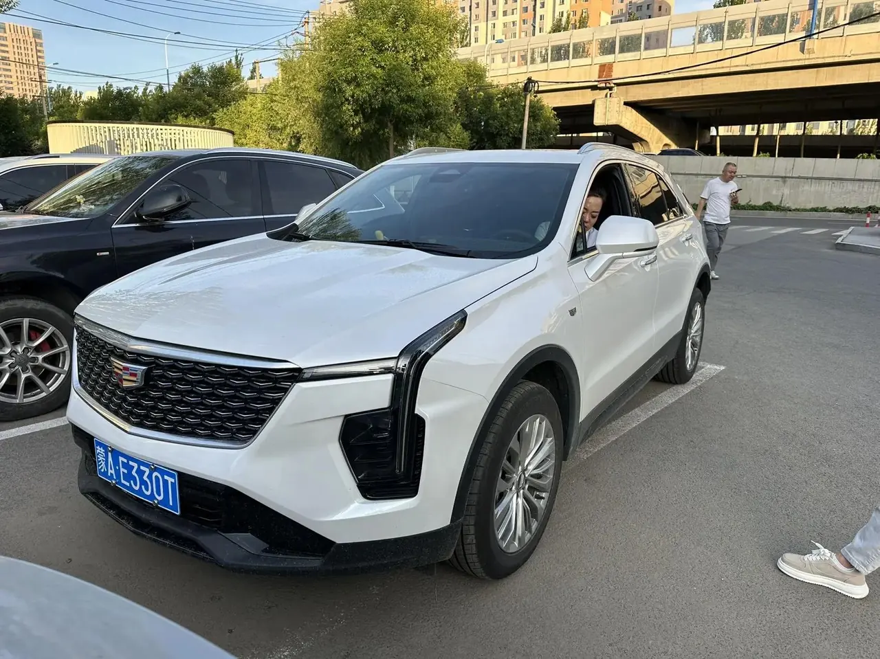 Cadillac XT4 2024 28T Two-Drive Luxury Model - View 1