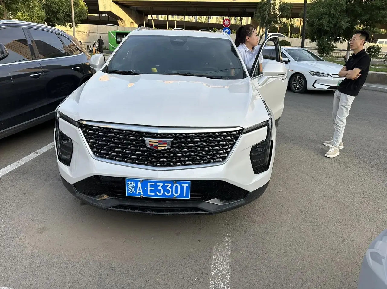Cadillac XT4 2024 28T Two-Drive Luxury Model 2