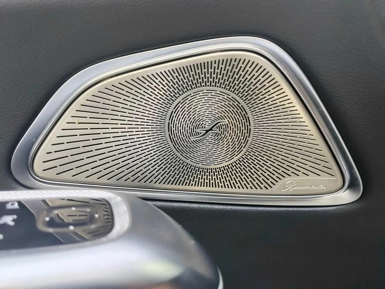 Mercedes Benz E-Class 2024 Model E 300 L 48V 2.0T Luxury Automatic 2