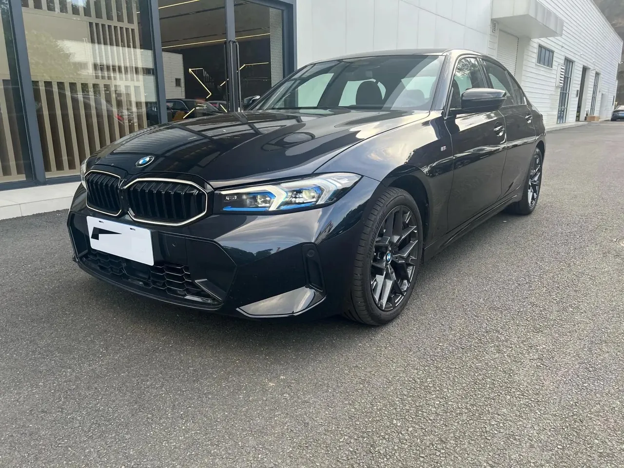 BMW 3 Series 2026 330Li 2.0T Exclusive M Sports Obsidian Night Suit Automatic Gear - View 1