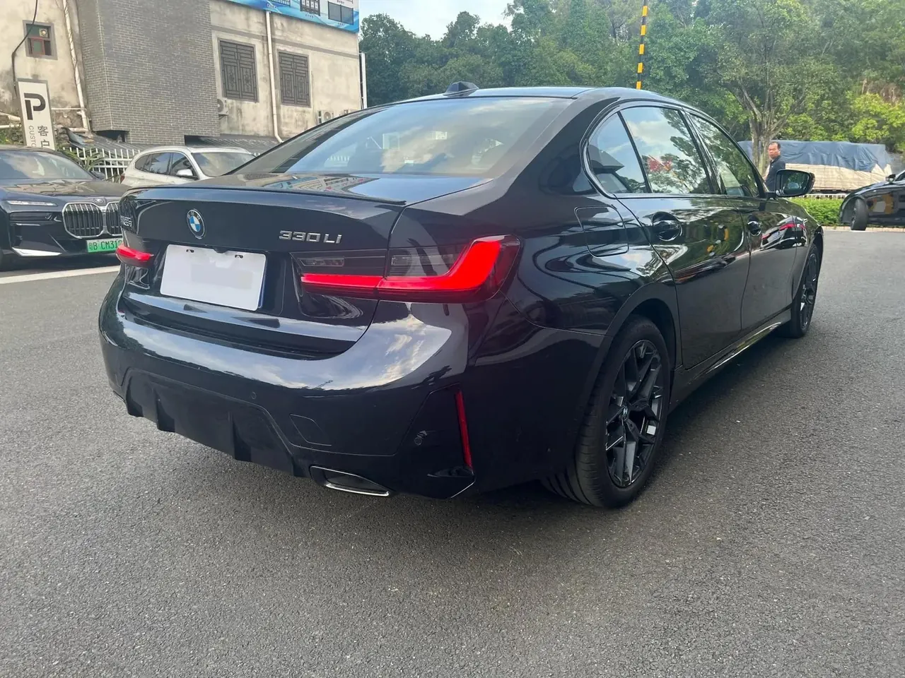 BMW 3 Series 2026 330Li 2.0T Exclusive M Sports Obsidian Night Suit Automatic Gear 13